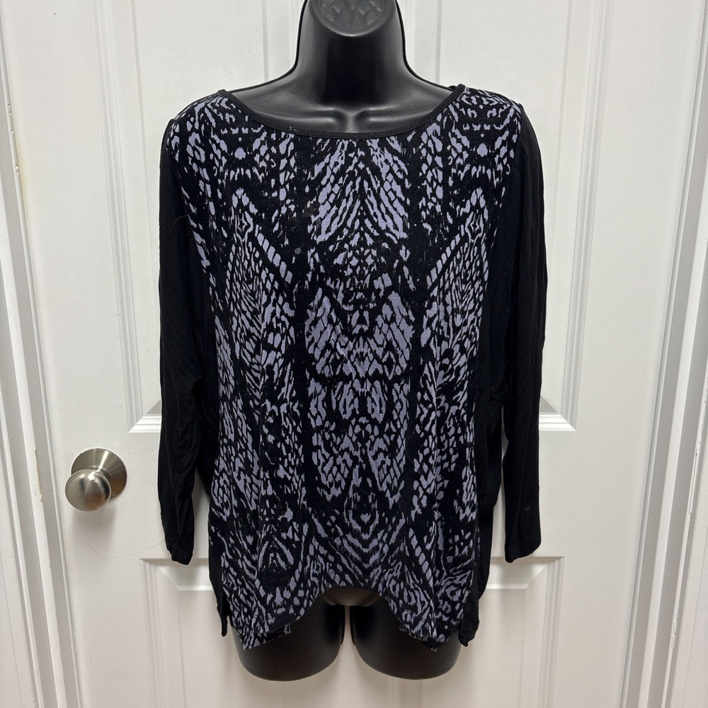 Chicos Woman Tunic 3/4 Sleeve Round Neck Gothic Black Gray - Size 2